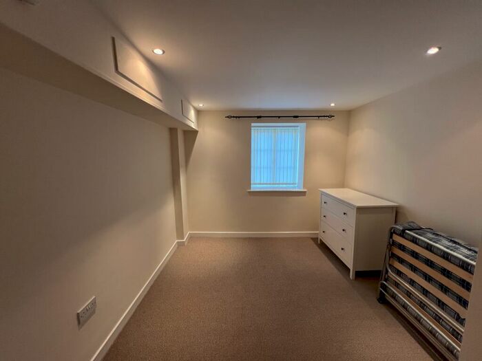 2 Bedroom Flat To Rent In Chapel Court, Micklefield, Leeds, LS25