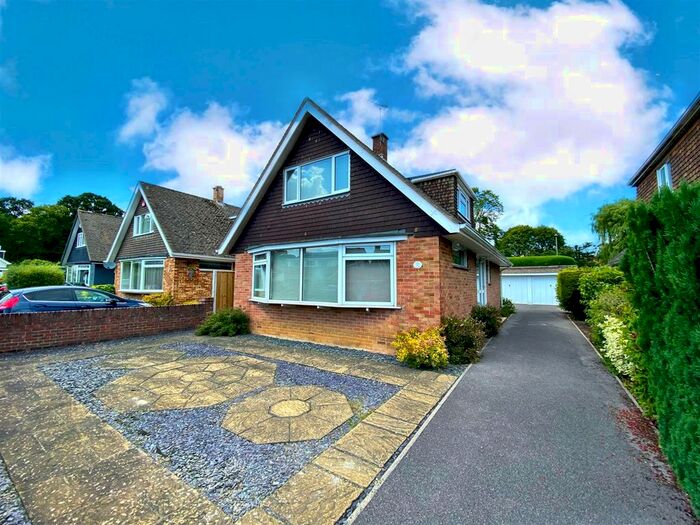 3 Bedroom Detached Bungalow For Sale In Lavant Close, Waterlooville, PO8