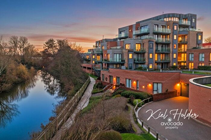 2 Bedroom Apartment For Sale In Riverside View, Reading, RG1