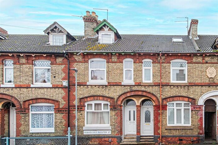 3 Bedroom Terraced House For Sale In Leicester Street, Kettering, NN16