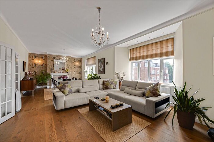 3 Bedroom Flat To Rent In Ross Court, Putney Hill, Putney, London, SW15