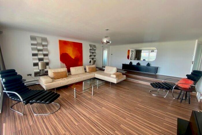 3 Bedroom Flat To Rent In Montagu Court, Newcastle Upon Tyne, NE3