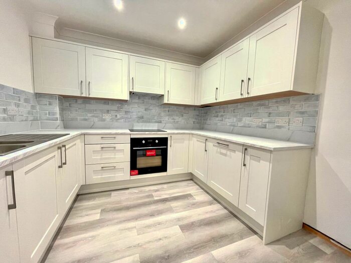 2 Bedroom Town House To Rent In Buffalo Mews, Poole, BH15