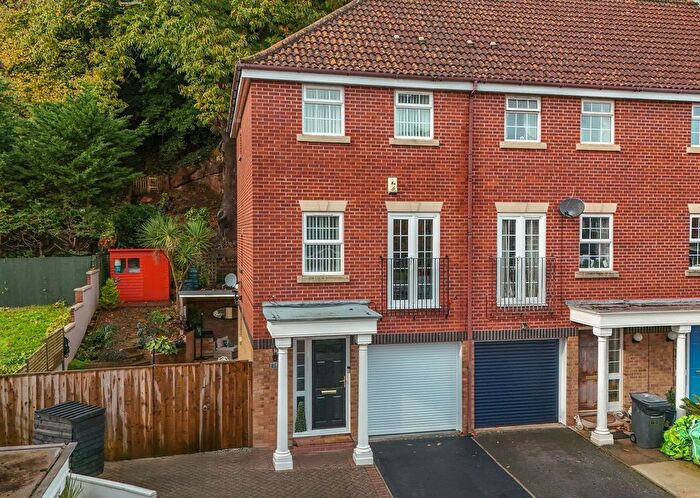 3 Bedroom End Terrace House For Sale In Durham Close, Paignton, TQ3