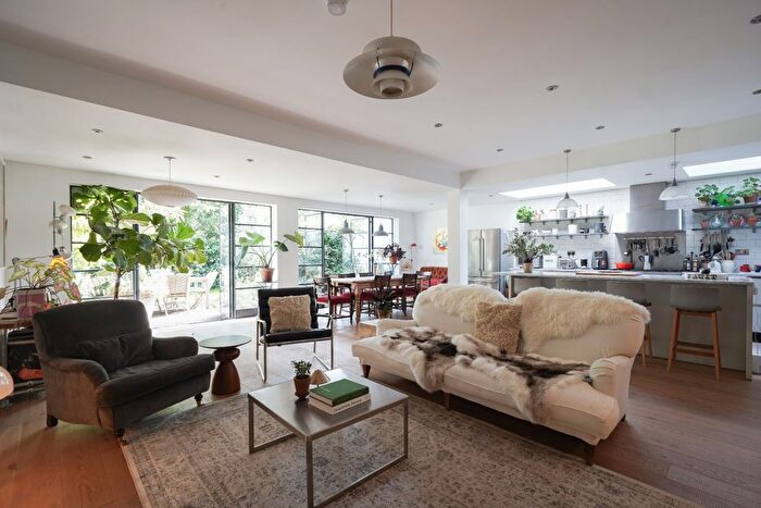 5 Bedroom Semi-Detached House For Sale In Chelmsford Square, Kensal Rise, London, NW10