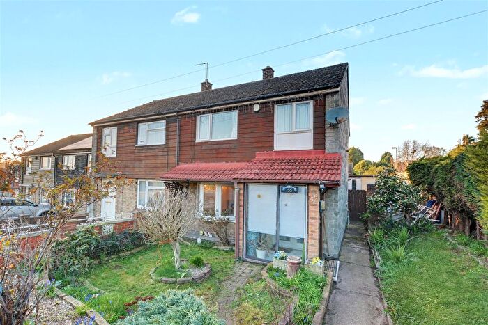 3 Bedroom Semi Detached House For Sale In Oxclose Lane, Arnold, Nottingham, NG5