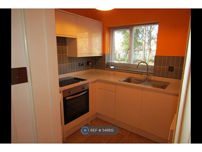 Studio To Rent In Whinbush Road, Hitchin, SG5