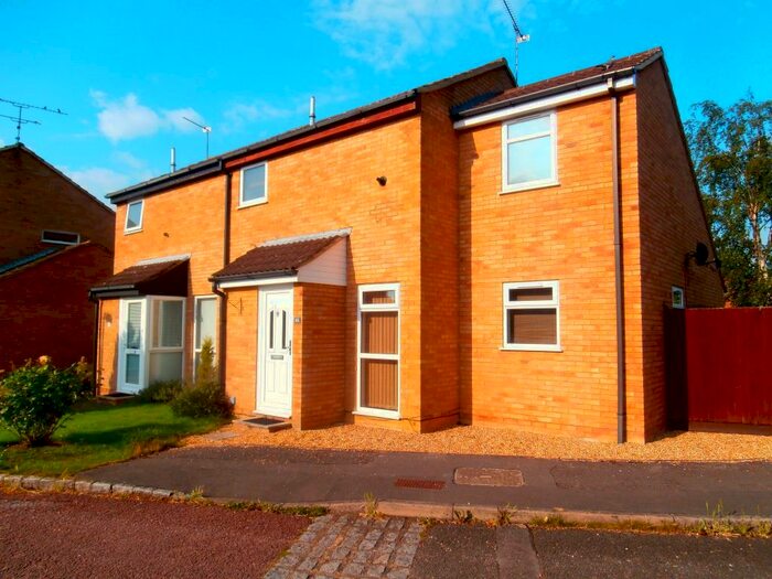 2 Bedroom Semi-Detached House To Rent In Woosehill, Wokingham, Berkshire, RG41