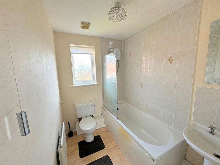 2 Bedroom End Of Terrace House To Rent In Templeton Close, Highfields, Hartlepool, TS27