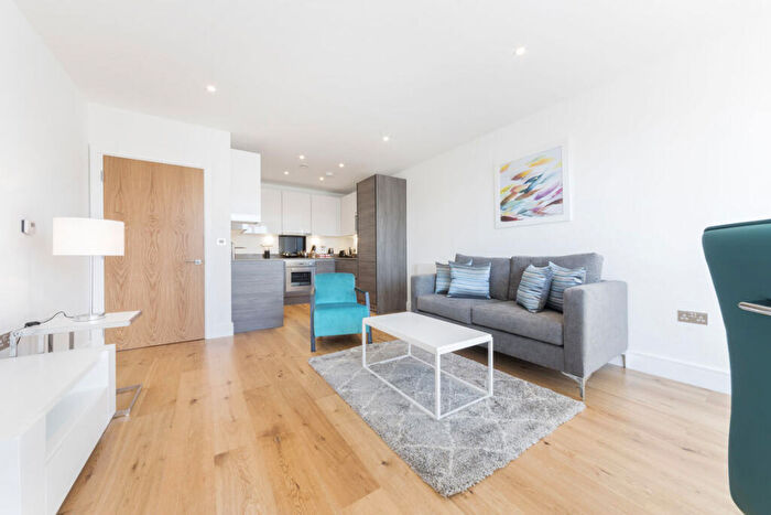 1 Bedroom Flat To Rent In Grove Street, Surrey Quays, SE8