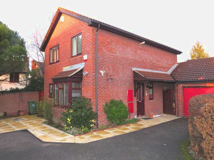 4 Bedroom Detached House To Rent In Touchstone Avenue, Stoke Gifford, Bristol, BS34