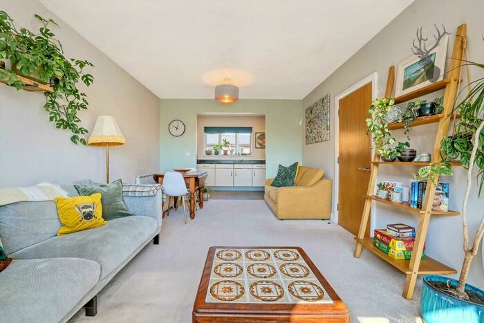 1 Bedroom Apartment To Rent In Ebony House, Bethnal Green, E2