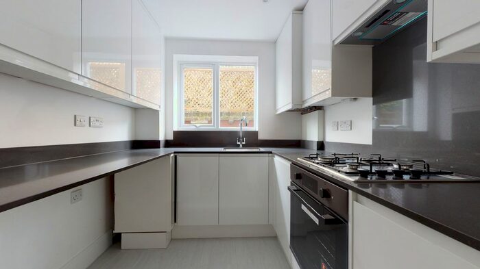 2 Bedroom Flat To Rent In Hanover Court, Spencer Hill, London, SW19