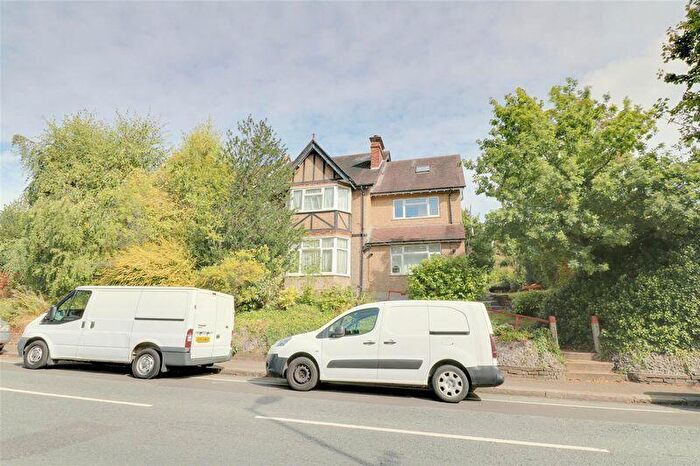 Flat To Rent In Foxley Lane, West Purley, CR8