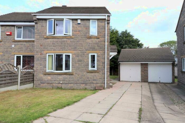 3 Bedroom Semi-Detached House To Rent In Norwood Crescent, Stanningley, Pudsey, LS28