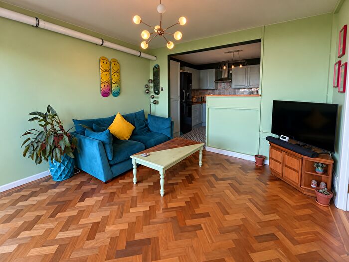 2 Bedroom Flat To Rent In Kenilworth Court, Coventry, CV3