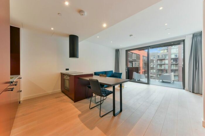1 Bedroom Flat To Rent In The Modern, Embassy Gardens, London, SW11