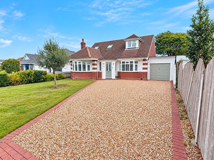 4 Bedroom Chalet For Sale In Sea Road, New Milton, BH25