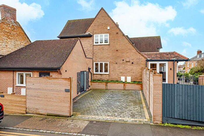 2 Bedroom Flat For Sale In Church Street, Cottingham, LE16