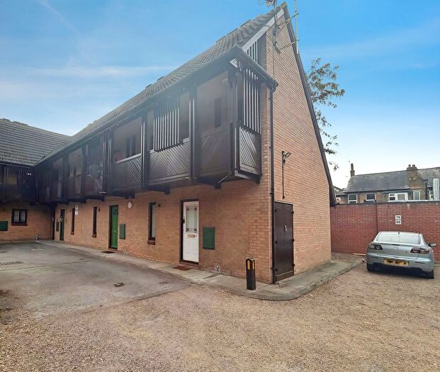 Studio To Rent In Osborne Street, Slough, SL1