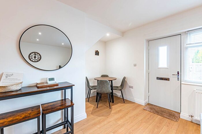 2 Bedroom Cottage For Sale In Wigginton Road, York, YO32