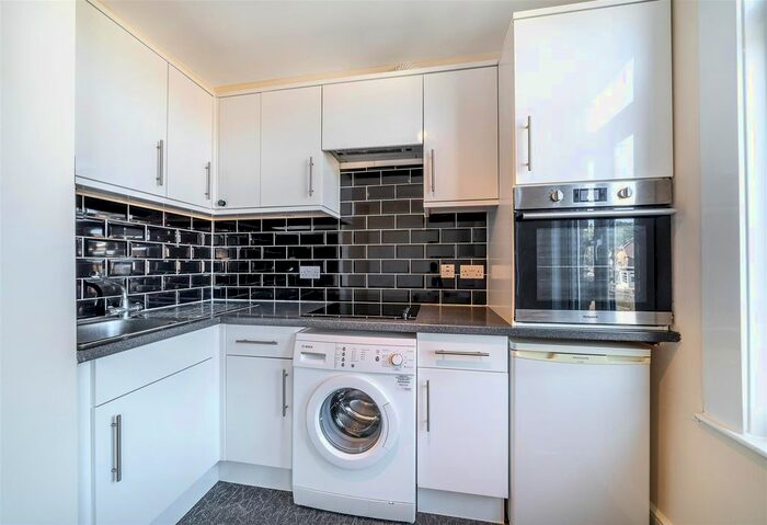 1 Bedroom Flat To Rent In Beckenham Lane, Bromley BR2