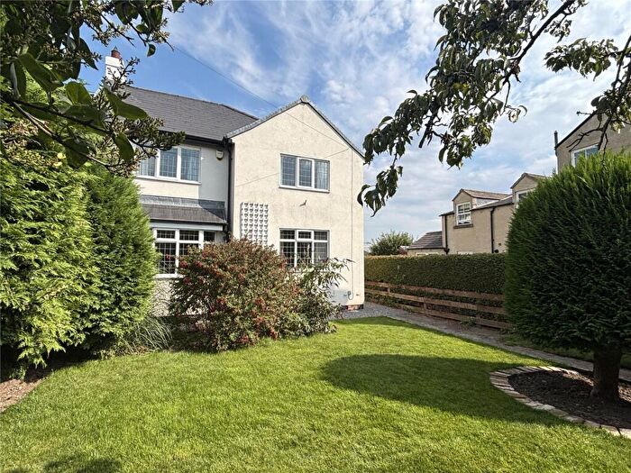 3 Bedroom Detached House For Sale In Northallerton Road, Brompton, Northallerton, North Yorkshire, DL6