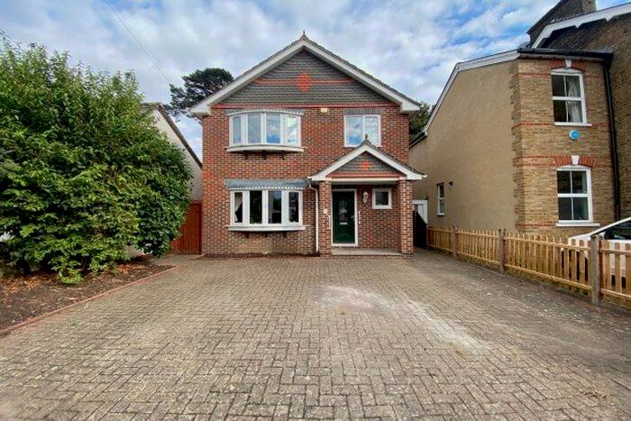 4 Bedroom Property To Rent In Derry Downs, Orpington, BR5