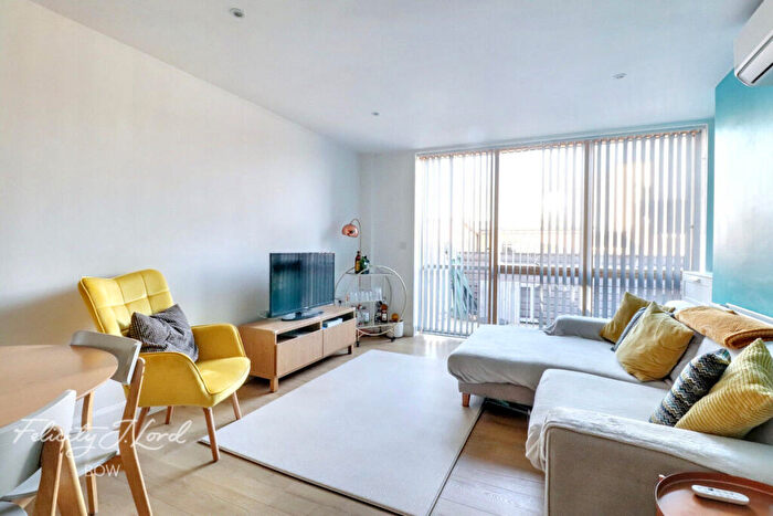 2 Bedroom Apartment To Rent In Violet Road, London, E3