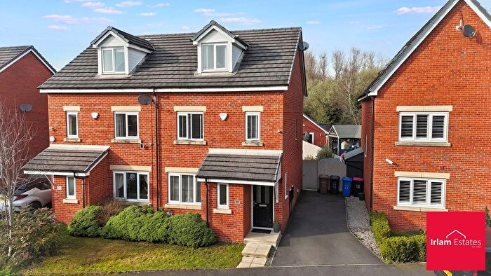 4 Bedroom Semi Detached House For Sale In Cotton Fields, Worsley, M28