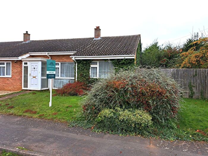 2 Bedroom Terraced Bungalow For Sale In Elizabeth Way, Gamlingay, Sandy, Bedfordshire, SG19