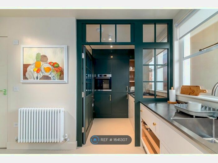 1 Bedroom Flat To Rent In Hunter House, London, WC1N