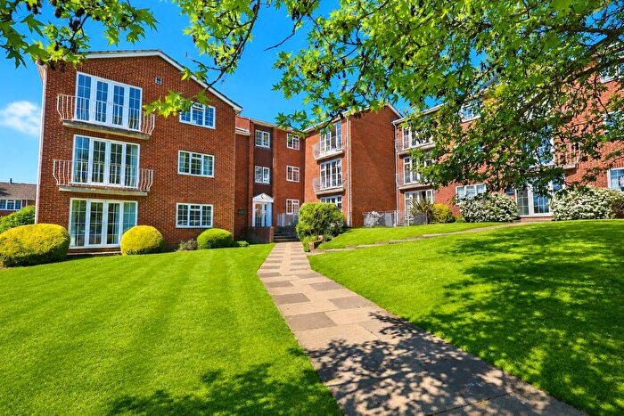 2 Bedroom Flat To Rent In Belgrave Manor, Woking, Surrey, GU22