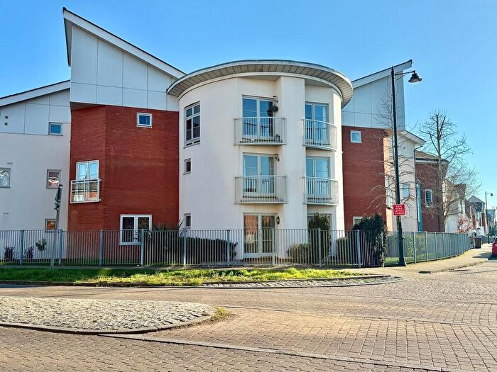 2 Bedroom Flat For Sale In Downham Boulevard, Ipswich, IP3