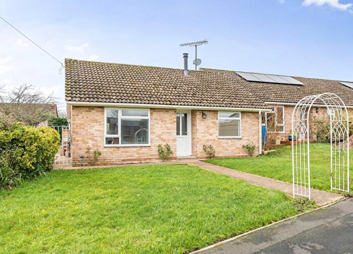 2 Bedroom Bungalow For Sale In Spracklands, Dinton, Salisbury, SP3