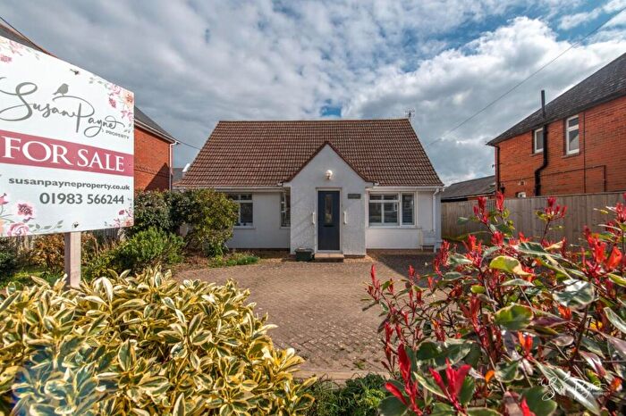 3 Bedroom Detached Bungalow For Sale In Copse Lane, Freshwater, PO40
