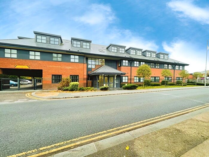 1 Bedroom Apartment To Rent In Parkgate House, AL9