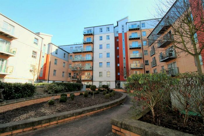 2 Bedroom Apartment To Rent In Imperial Heights, Queen Mary Avenue, South Woodford, E18