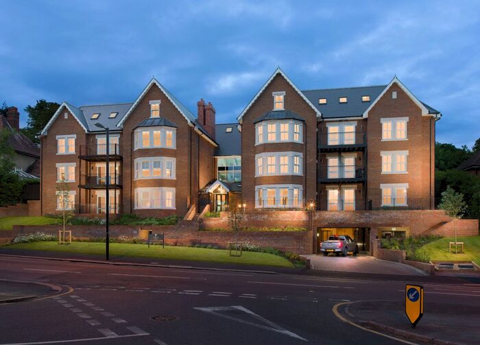 2 Bedroom Flat To Rent In Foxley Lane, Purley, CR8