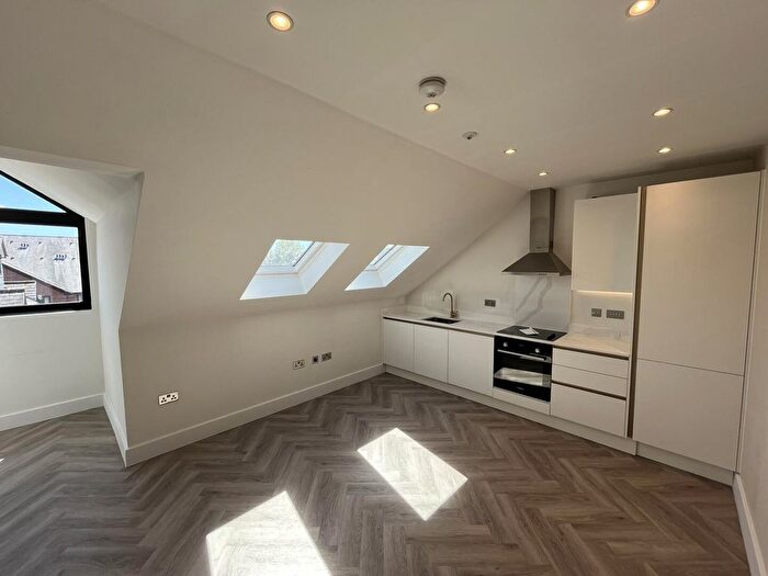 1 Bedroom Flat To Rent In Hatfield Road, St Albans, Hertfordshire, AL1