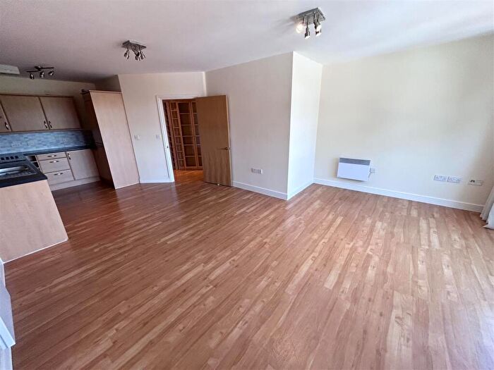 2 Bedroom Apartment To Rent In The Keep, Middlepark Drive, Birmingham, B31