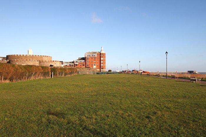 2 Bedroom Flat For Sale In Marine Road, Deal, CT14