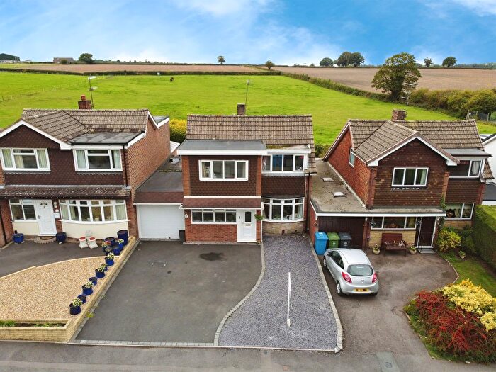 4 Bedroom Link Detached House For Sale In White Oak Drive, Bishops Wood, Stafford, ST19