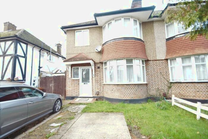 1 Bedroom Ground Flat To Rent In Imperial Drive, Harrow, HA2