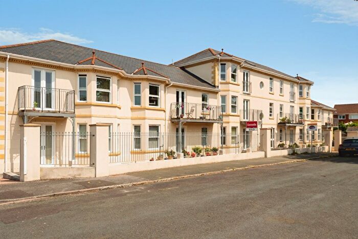 2 Bedroom Flat For Sale In Ridge Park Road, Plymouth, PL7