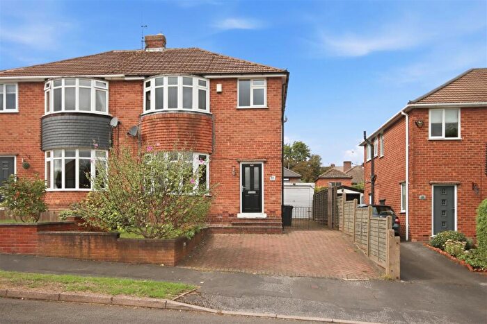 3 Bedroom Semi-Detached House For Sale In Windsor Drive, Wingerworth, Chesterfield, S42