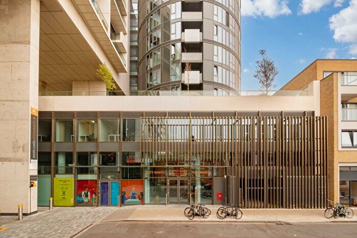 2 Bedroom Flat For Sale In Goodwin Street, London, N4