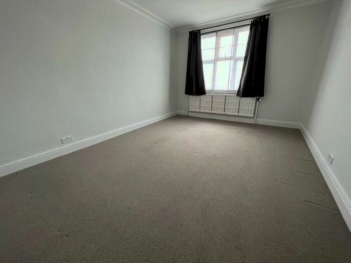 1 Bedroom Flat To Rent In Windsor Court, Golders Green Road, Golders Green, London, NW11