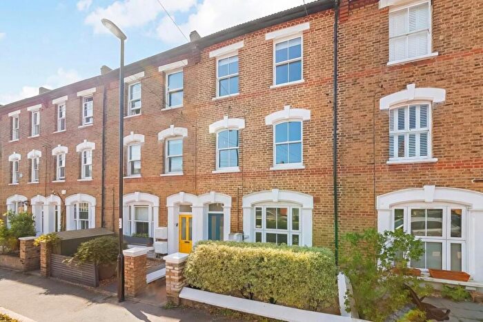2 Bedroom Flat For Sale In Whatman Road, Forest Hill, London, SE23