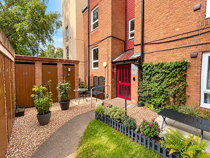 2 Bedroom Property To Rent In Merrydale Square, Northampton, NN3